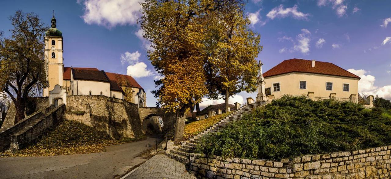 Čachtice帕拉丁旅馆公寓 外观 照片